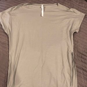 Lululemon tee